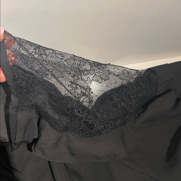 Chic Black Lace Women's Blouse - Picture 8 of 11